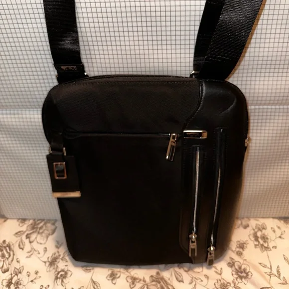 Slim, small laptop iPad bag.